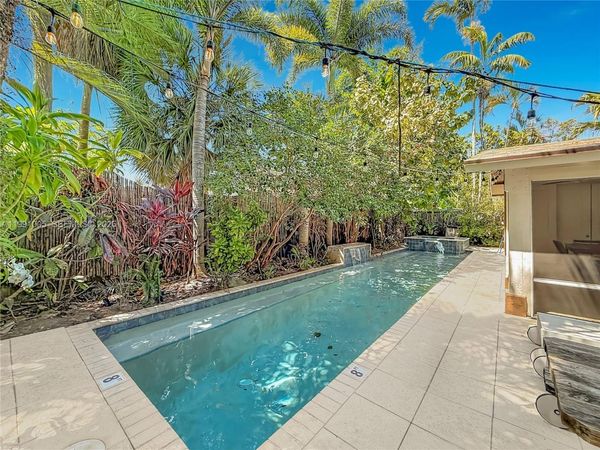 1419 NE 4th Ct, Fort Lauderdale, FL 33301