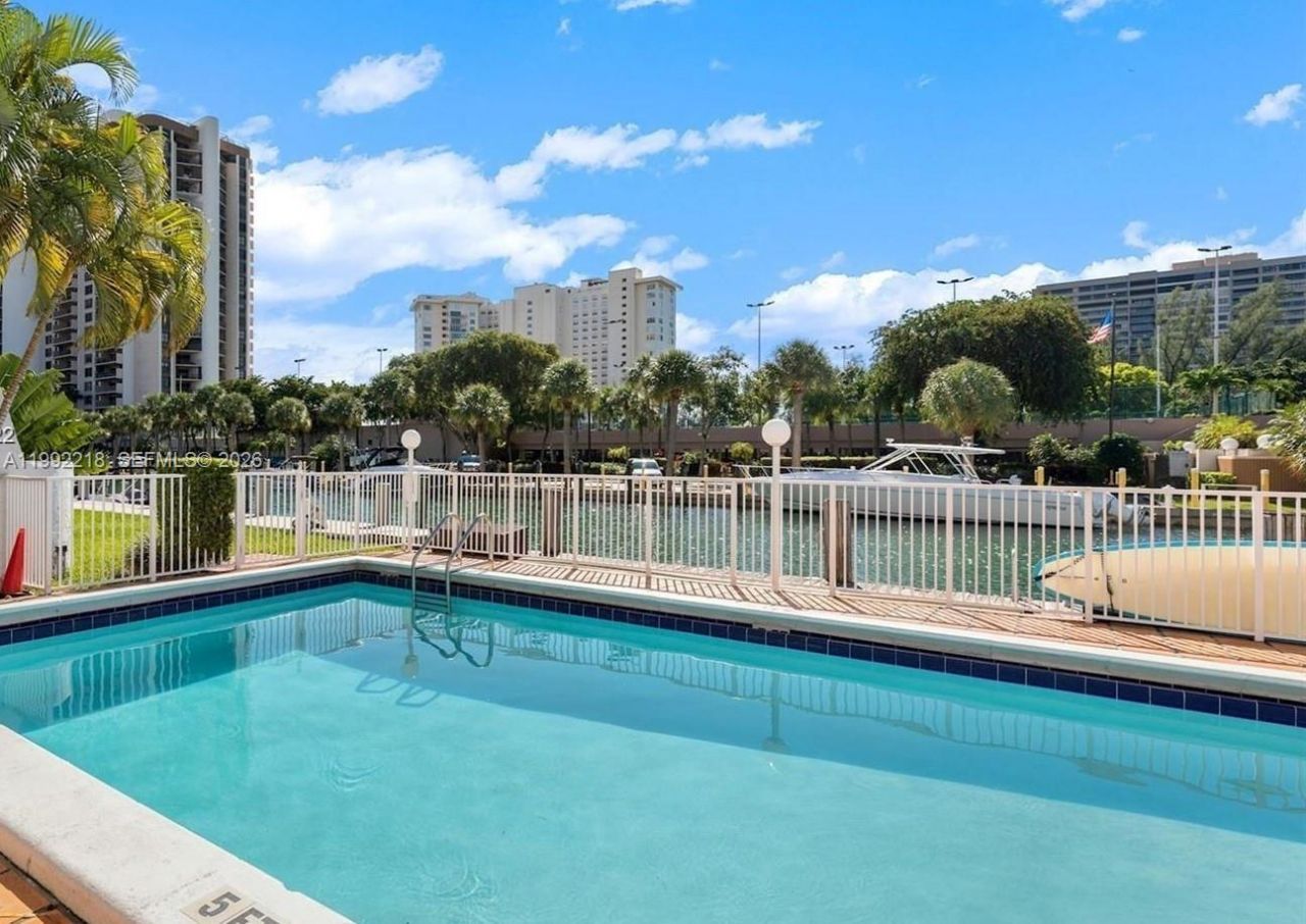 1650 NE 115th St, Unit 302, Miami, FL 33181 Photo