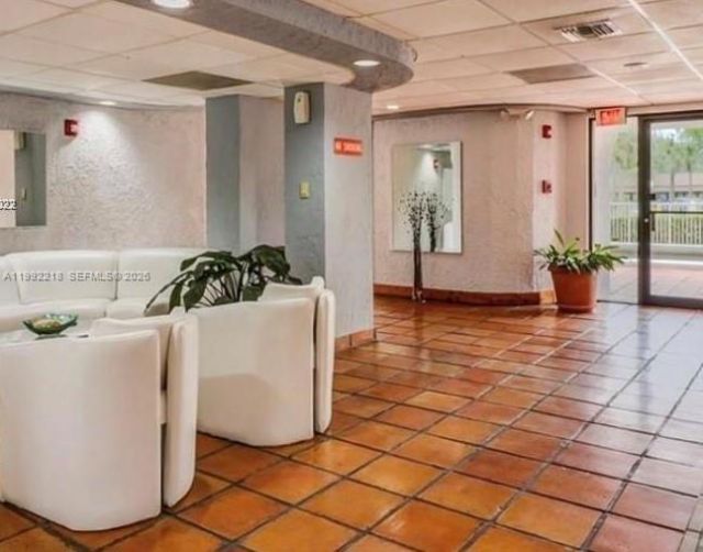 1650 NE 115th St, Unit 302, Miami, FL 33181 Photo