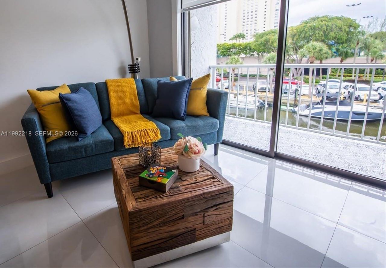 1650 NE 115th St, Unit 302, Miami, FL 33181 Photo