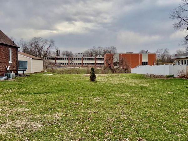 TBD (6412) Washington (LOT 3 CAMELOT PLACE) Avenue, Windsor Heights, IA 50324