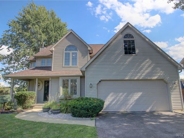 6131 Versailles Road , Lake View, NY 14085