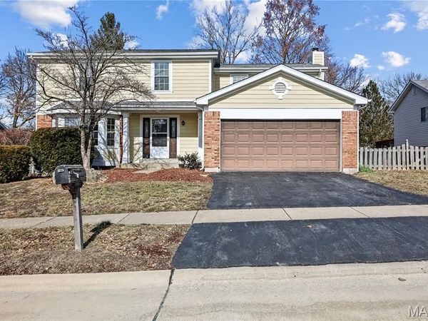 4227 River Oaks Drive , Florissant, MO 63034