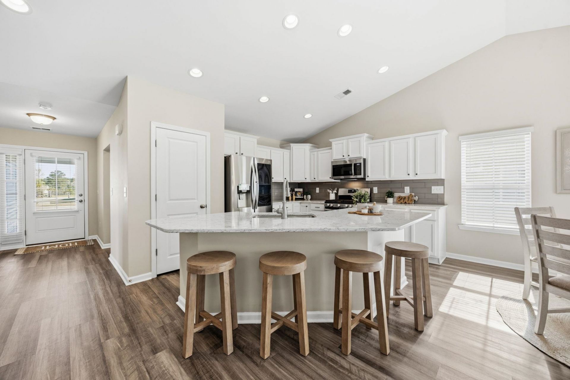 3725 Park Pointe Ave. Photo 12