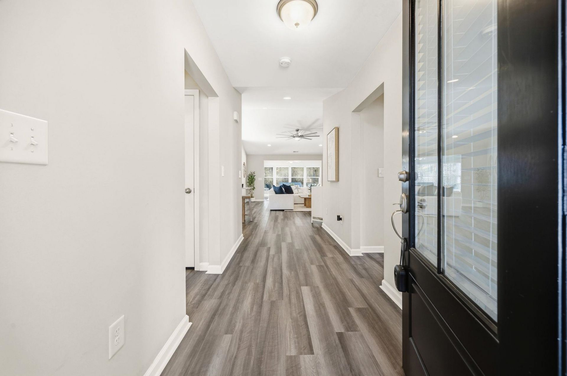 3725 Park Pointe Ave. Photo 5