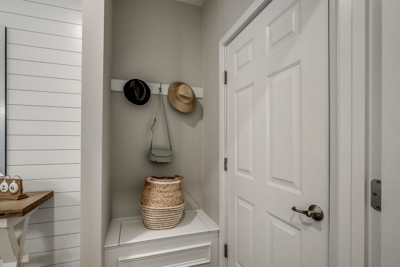 2626 Hartington St Photo 20