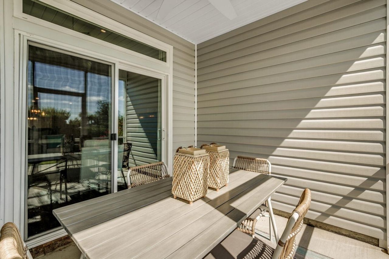 2626 Hartington St Photo 5