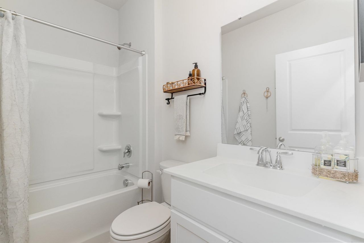 404 Bearskin Ct. Photo 21