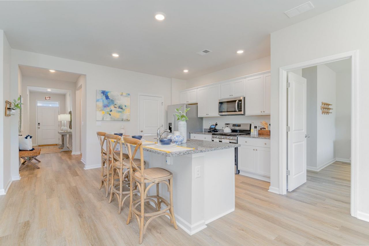 404 Bearskin Ct. Photo 7