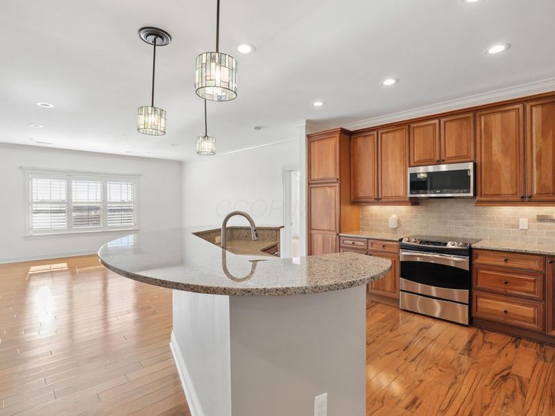 3175 Tremont Road, Unit 504, Columbus, OH 43221 Photo 10