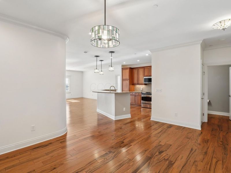 3175 Tremont Road, Unit 504, Columbus, OH 43221 Photo 13