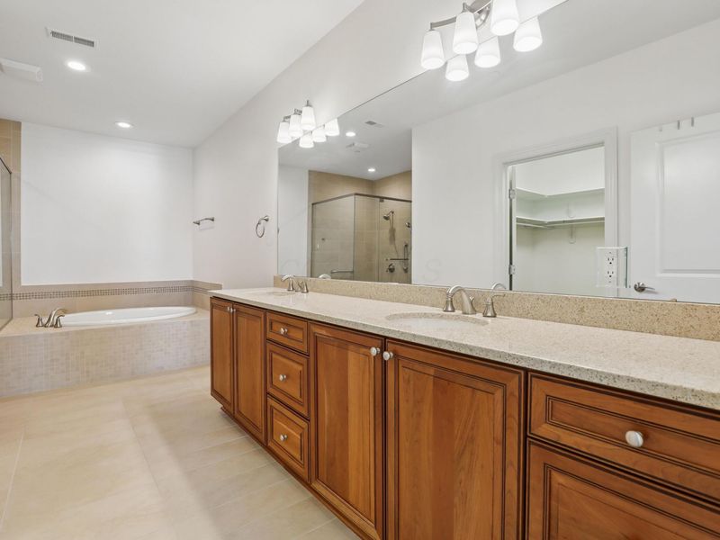 3175 Tremont Road, Unit 504, Columbus, OH 43221 Photo 29