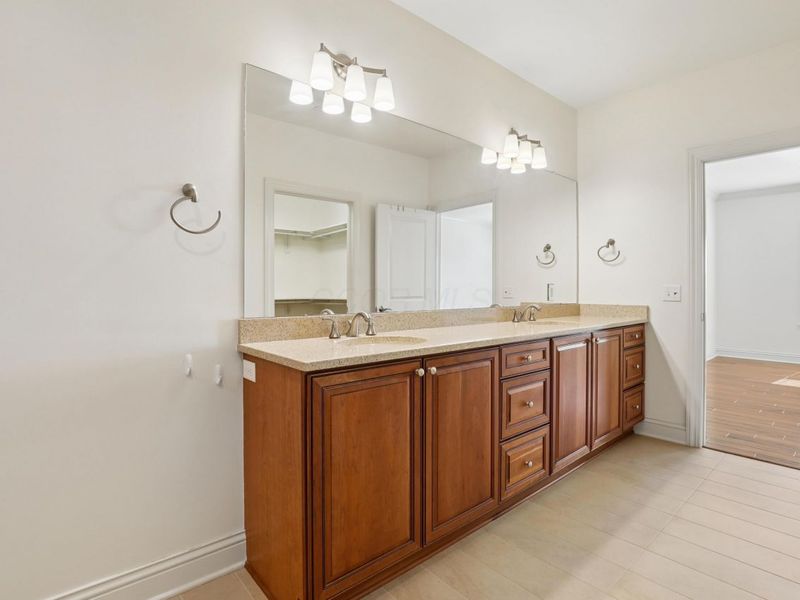 3175 Tremont Road, Unit 504, Columbus, OH 43221 Photo 29