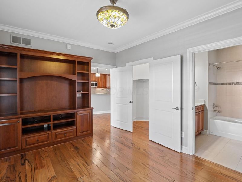 3175 Tremont Road, Unit 504, Columbus, OH 43221 Photo 32