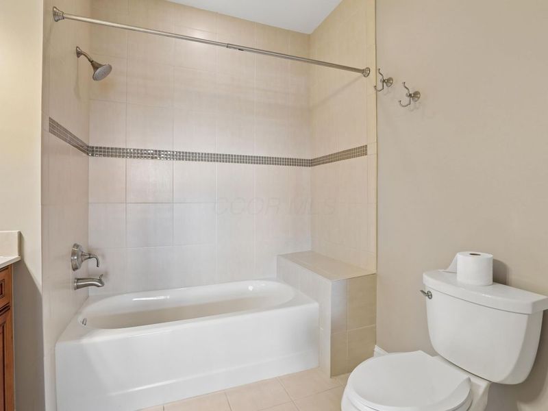 3175 Tremont Road, Unit 504, Columbus, OH 43221 Photo 36