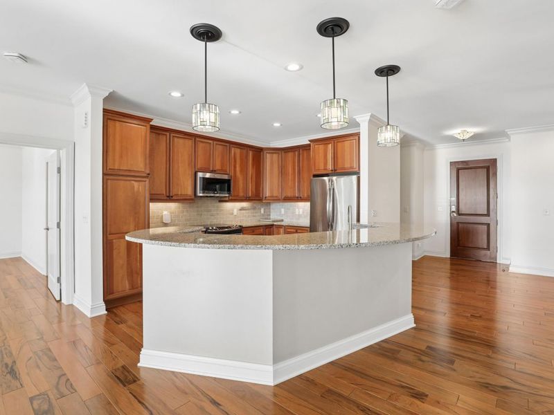 3175 Tremont Road, Unit 504, Columbus, OH 43221 Photo 7