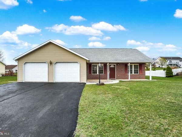 416 FREEDOM DRIVE , SHIPPENSBURG, PA 17257