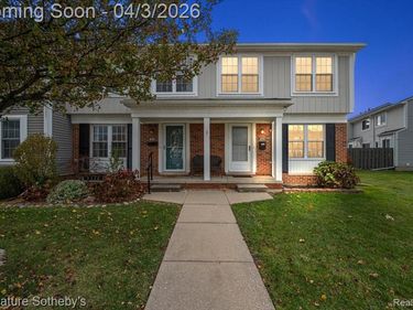 36702 Park Place Drive, Sterling Heights, MI 48310