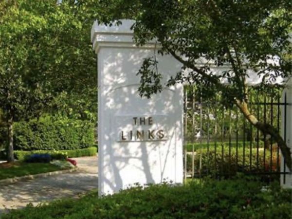 17713 S Links Ct, Saint George, LA 70810