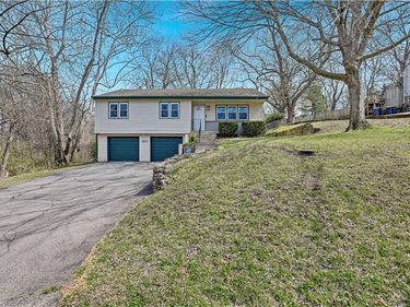 3537 N Walrond Avenue, Kansas City, MO 64117