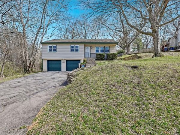 3537 N Walrond Avenue, Kansas City, MO 64117