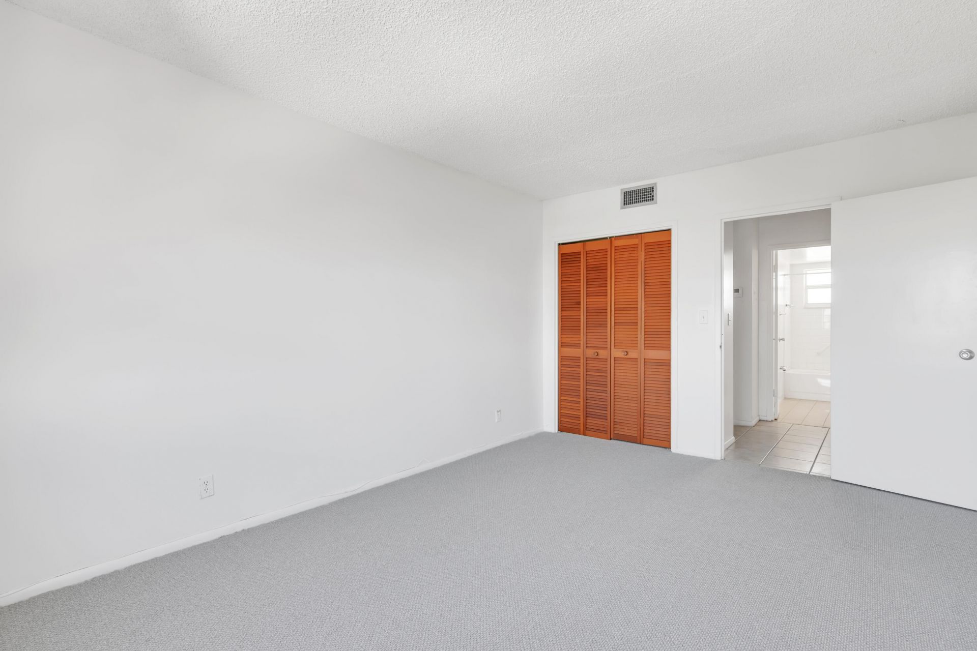 2555 NE 11th Street, Unit 804, Fort Lauderdale, FL 33304 Photo