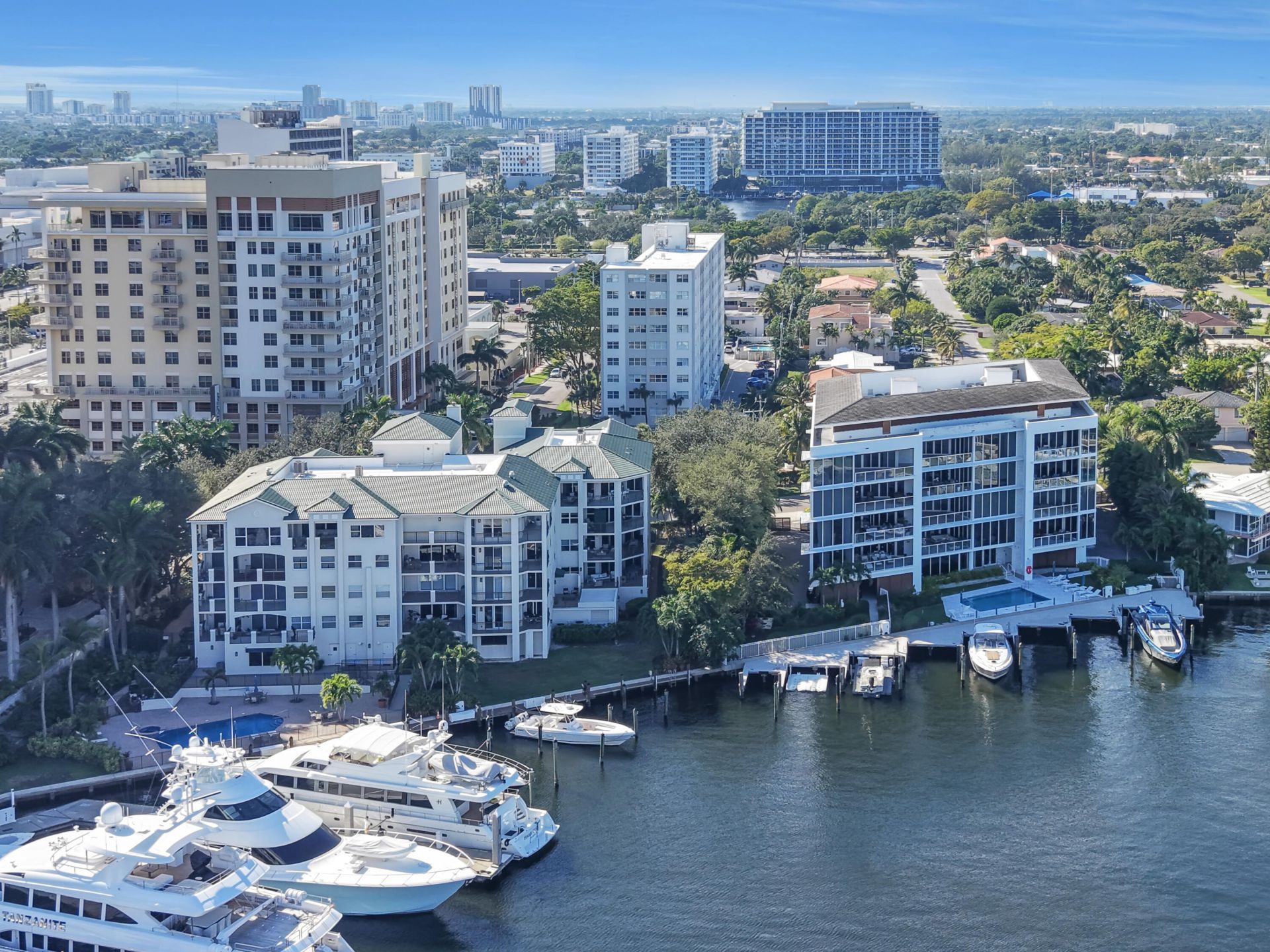 2555 NE 11th Street, Unit 804, Fort Lauderdale, FL 33304 Photo