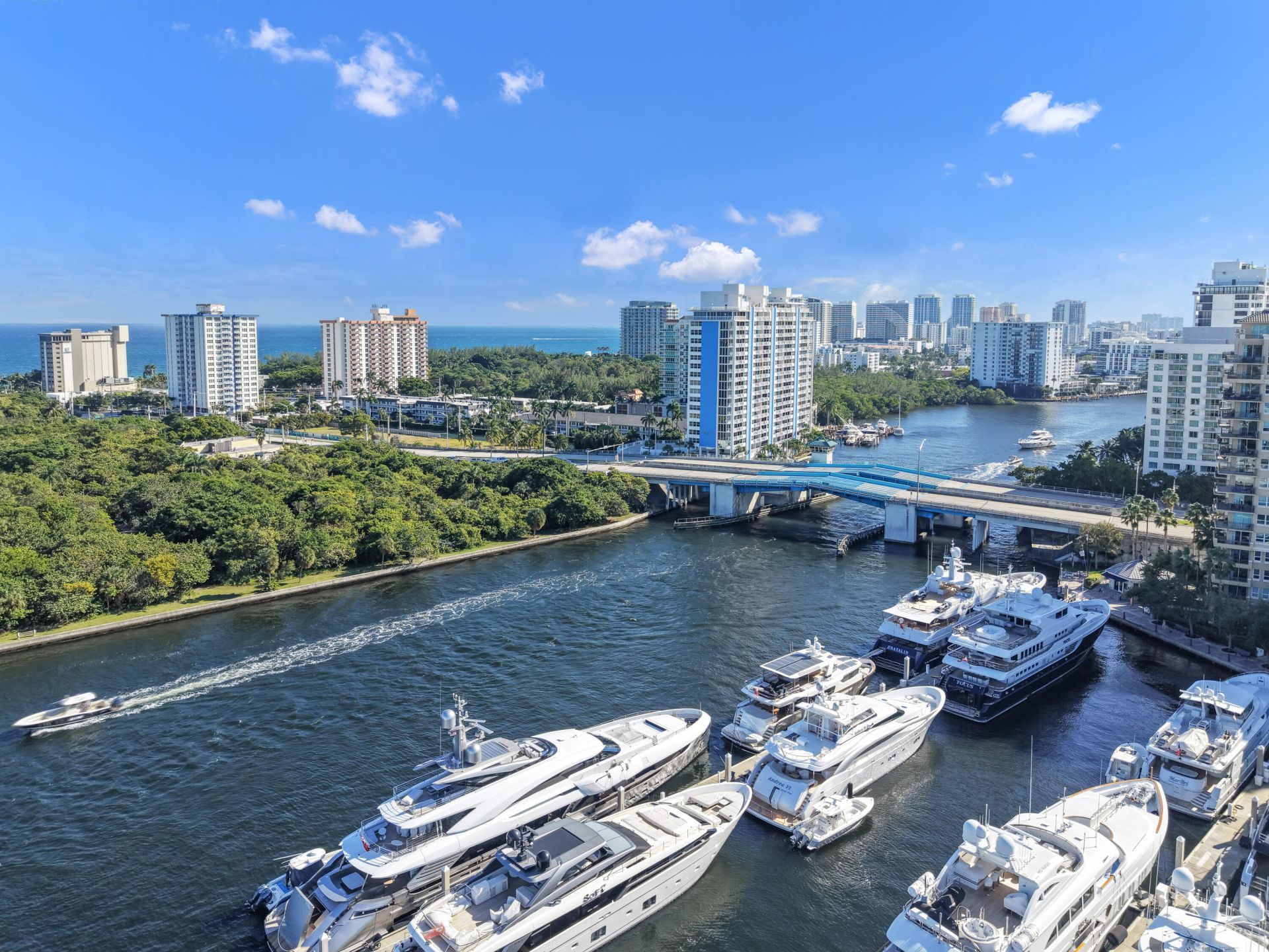 2555 NE 11th Street, Unit 804, Fort Lauderdale, FL 33304 Photo