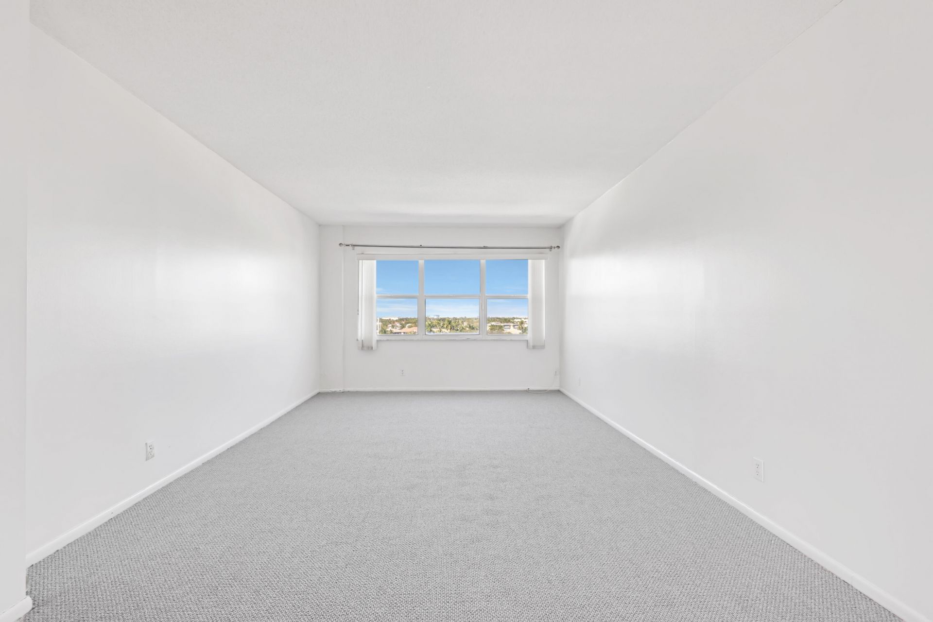 2555 NE 11th Street, Unit 804, Fort Lauderdale, FL 33304 Photo