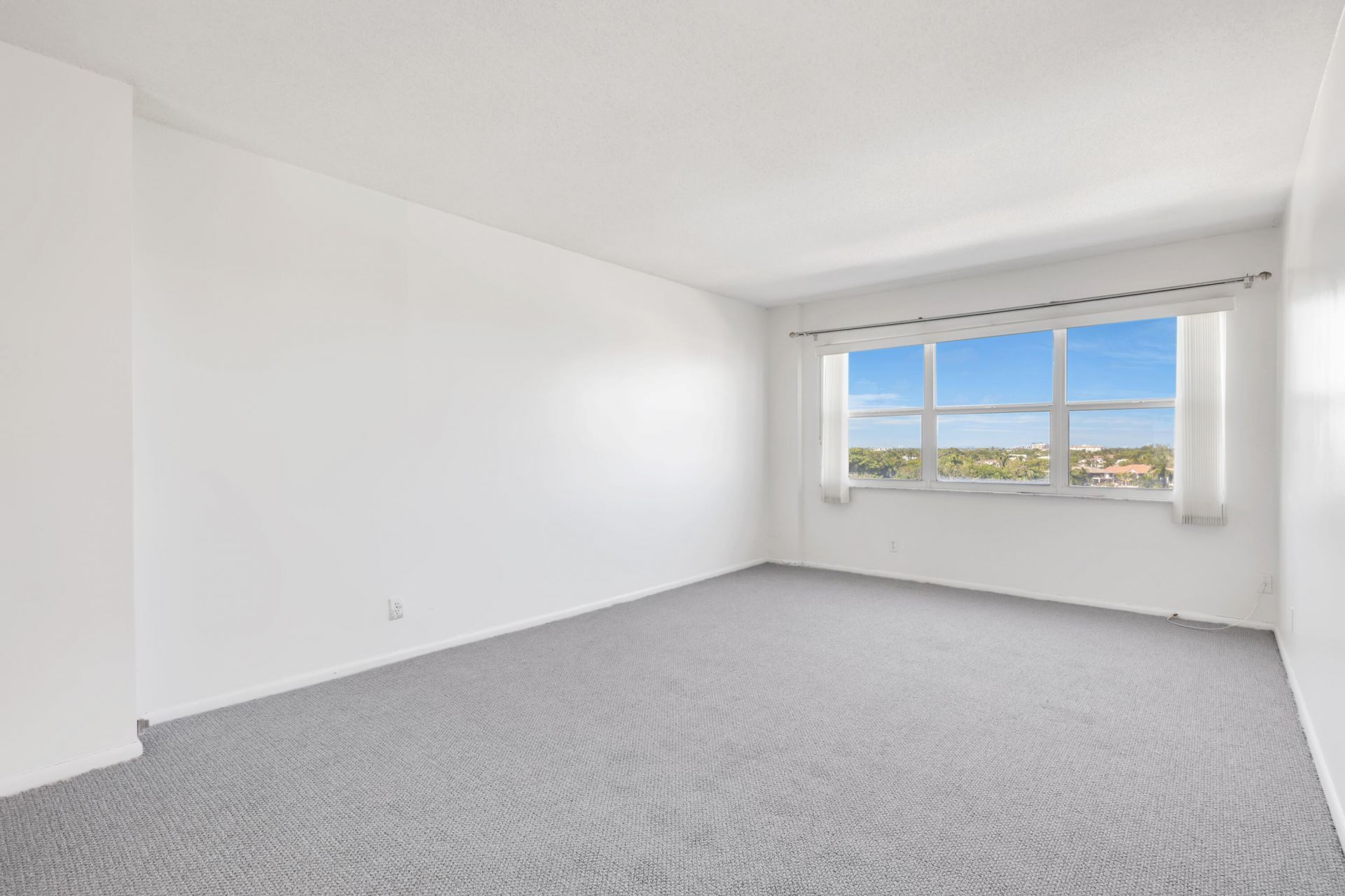 2555 NE 11th Street, Unit 804, Fort Lauderdale, FL 33304 Photo