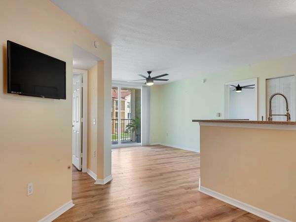 1112 Villa Circle, Boynton Beach, FL 33435