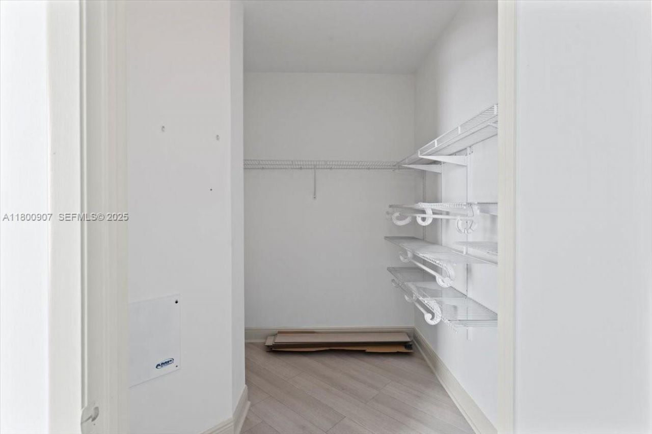 1900 N Bayshore Drive, Unit 1810, Miami, FL 33132 Photo