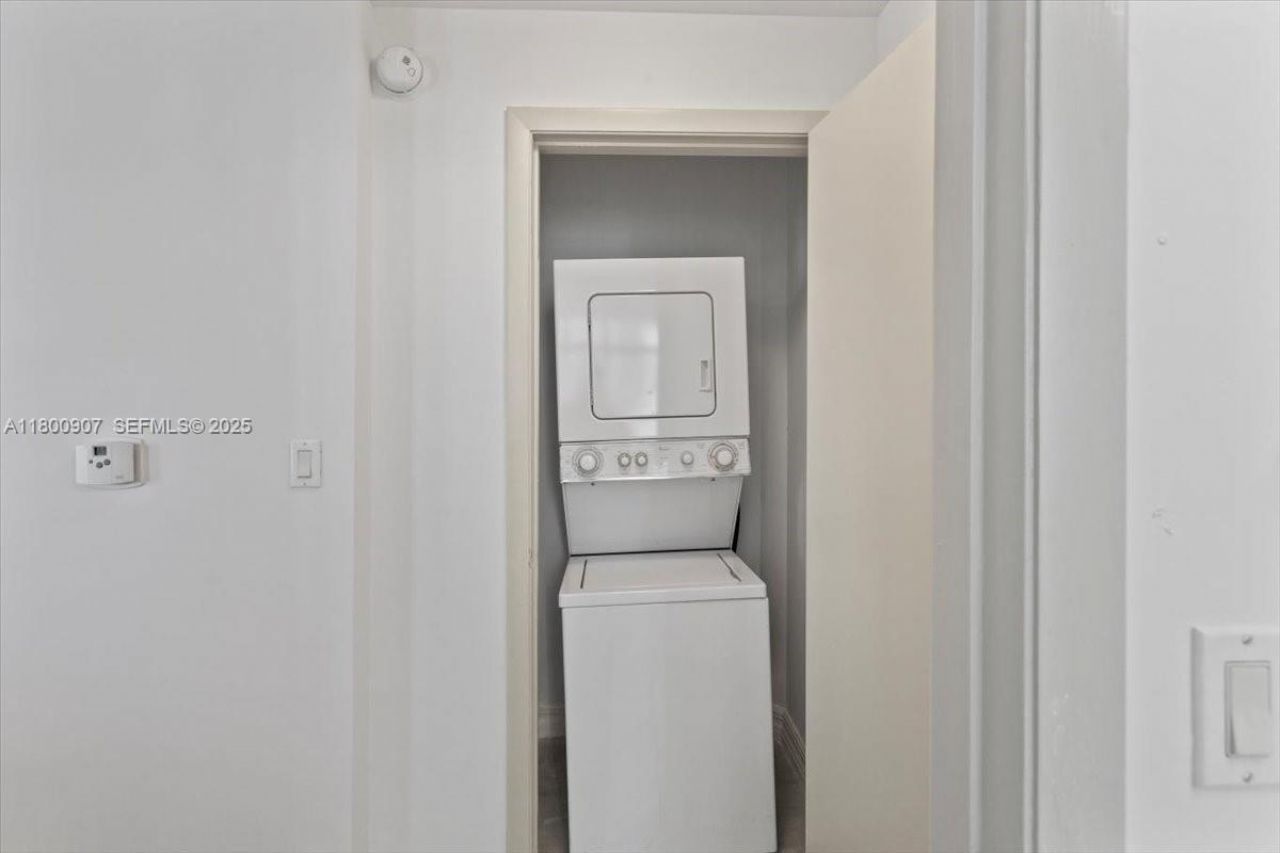 1900 N Bayshore Drive, Unit 1810, Miami, FL 33132 Photo