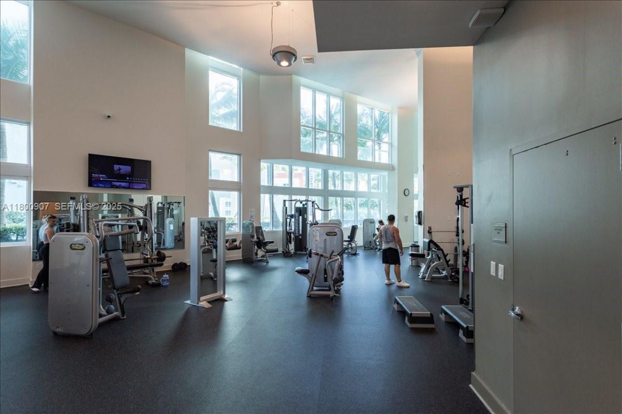 1900 N Bayshore Drive, Unit 1810, Miami, FL 33132 Photo