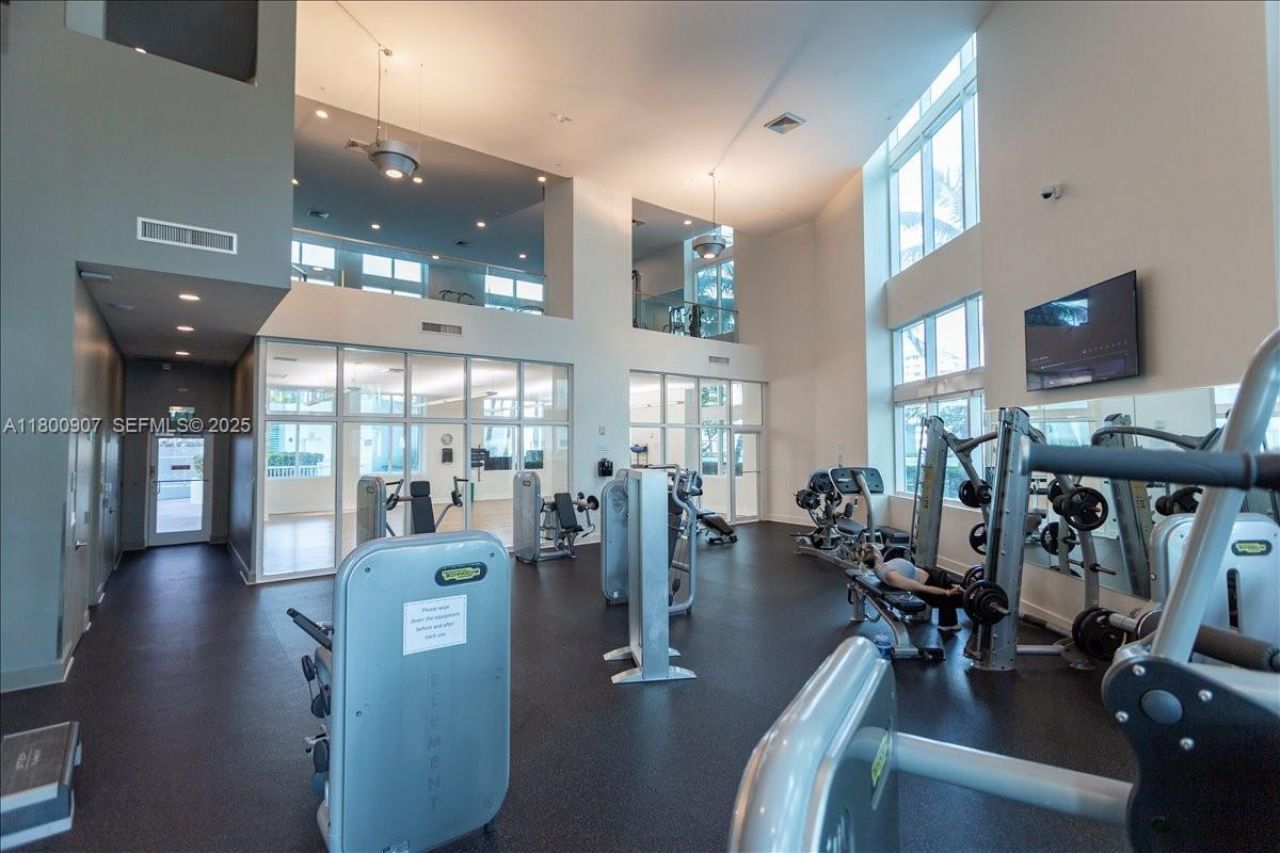 1900 N Bayshore Drive, Miami, FL 33132 Photo