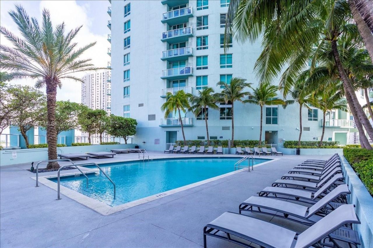 1900 N Bayshore Drive, Unit 1810, Miami, FL 33132 Photo
