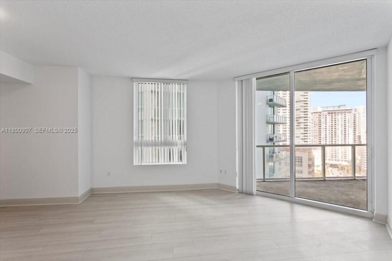 1900 N Bayshore Drive, Miami, FL 33132 Photo