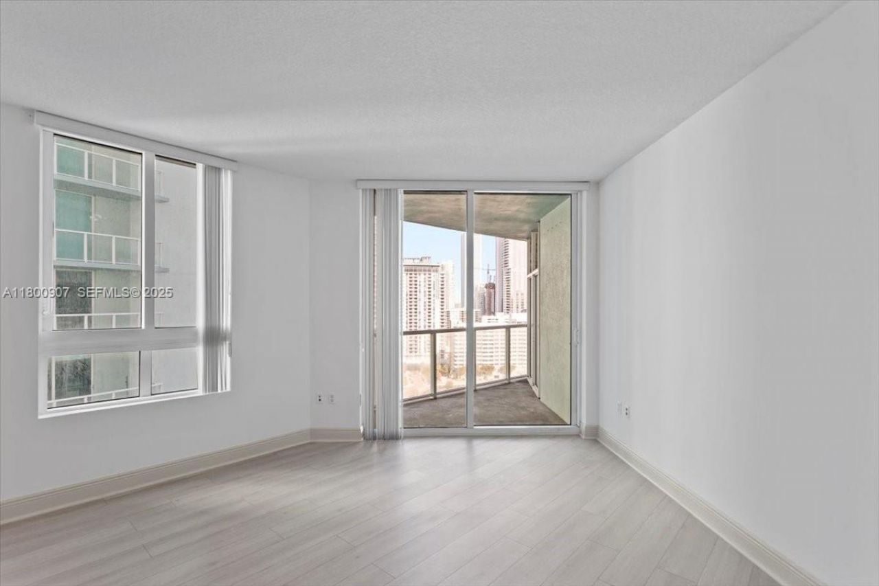 1900 N Bayshore Drive, Unit 1810, Miami, FL 33132 Photo