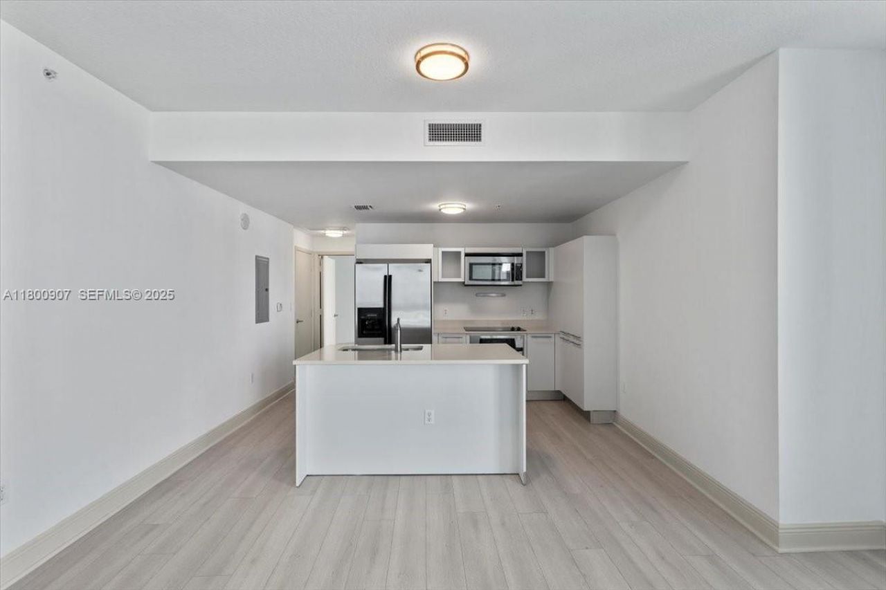 1900 N Bayshore Drive, Unit 1810, Miami, FL 33132 Photo