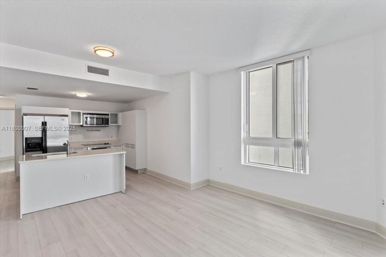 1900 N Bayshore Drive, Unit 1810, Miami, FL 33132 Photo