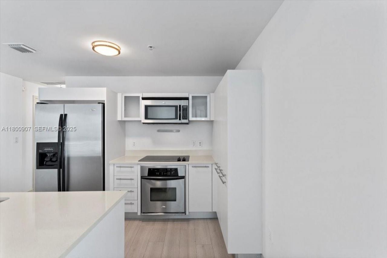 1900 N Bayshore Drive, Unit 1810, Miami, FL 33132 Photo