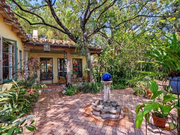 825 Alamanda Street, Boca Raton, FL 33486