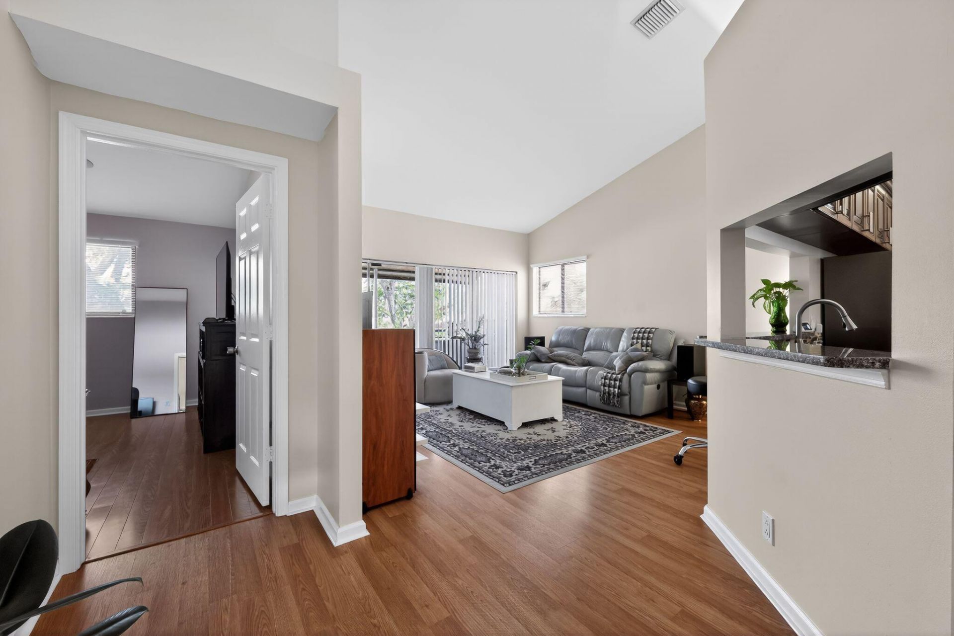 4 Vía De Casas Sur, Unit 202, Boynton Beach, FL 33426 Photo