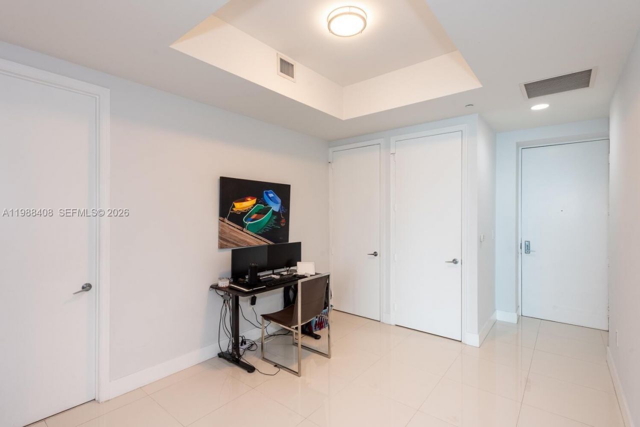 55 SE 6th St, Unit 4200, Miami, FL 33131 Photo