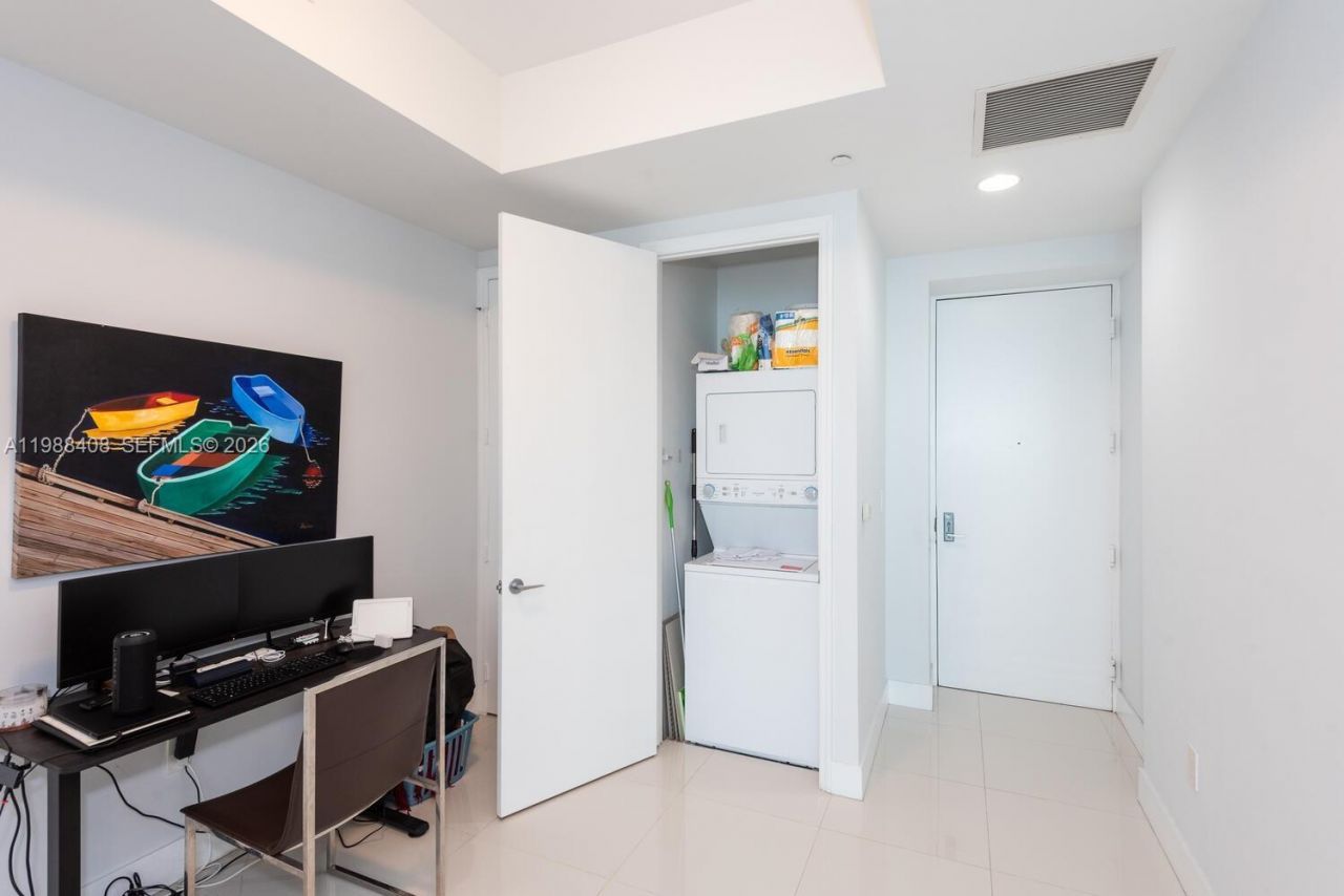 55 SE 6th St, Unit 4200, Miami, FL 33131 Photo