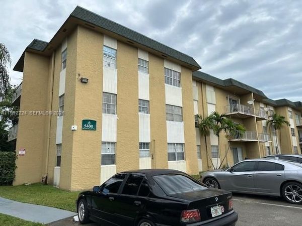 5400 SW 77 Court, Unit 2R, Miami, FL 33155