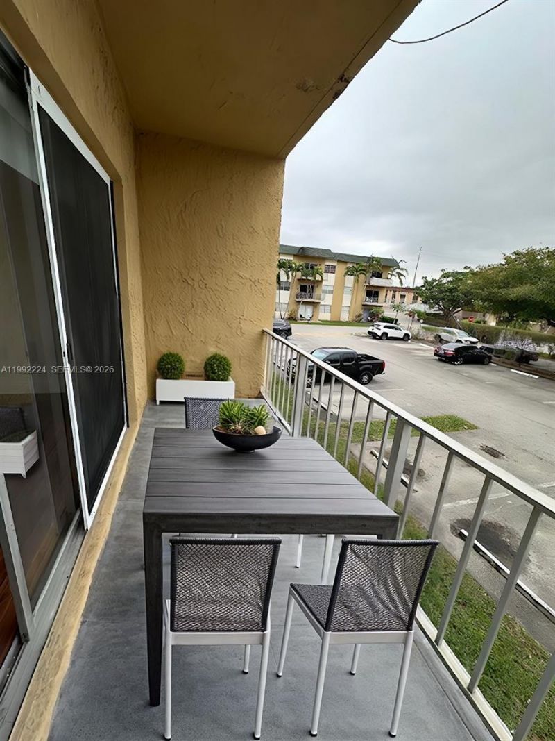 5400 SW 77 Court, Unit 2R, Miami, FL 33155 Photo