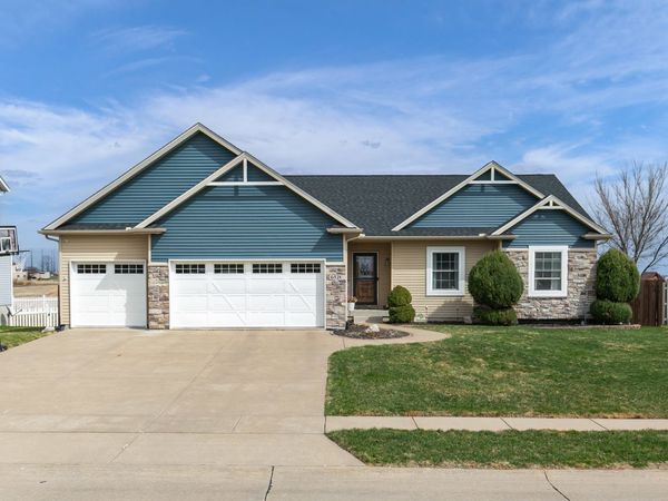 6521 FRIENDSHIP Path , Bettendorf, IA 52722