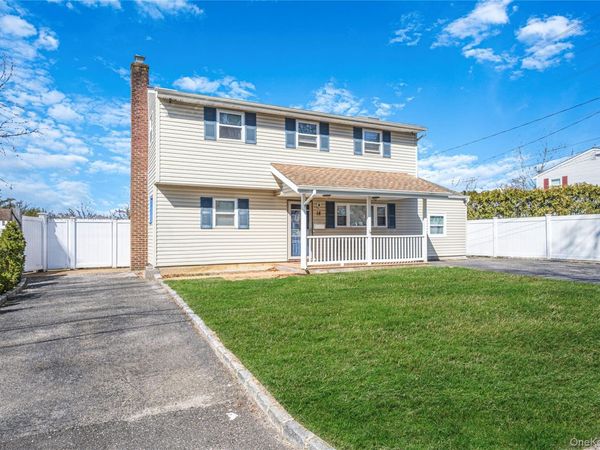 18 Saint Joseph Avenue, Ronkonkoma, NY 11779