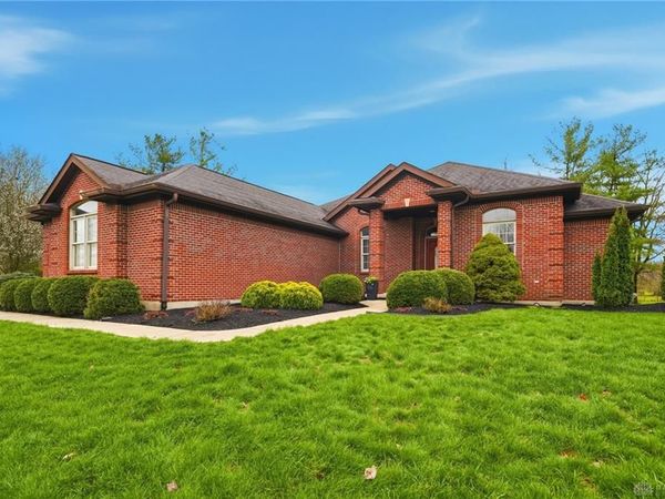 555 Heatherwoode Circle, Springboro, OH 45066